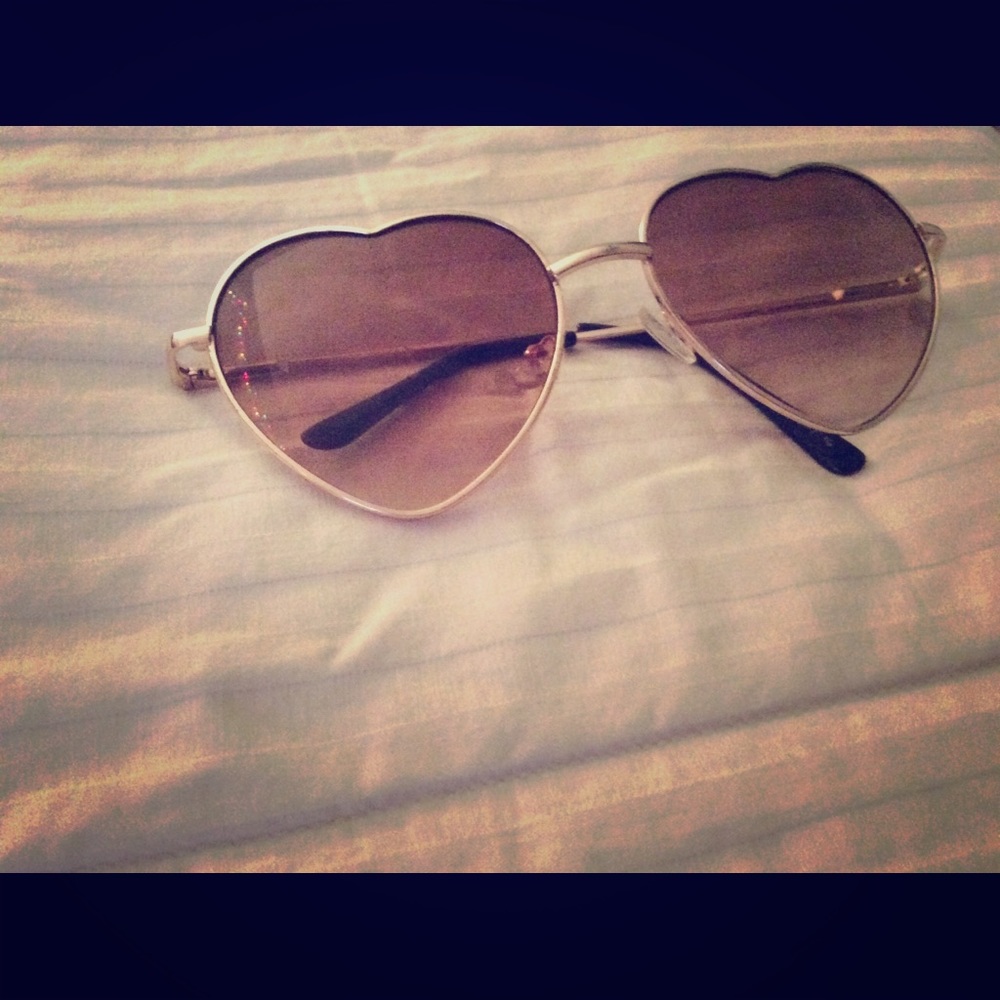 Cute trendy heart sunglasses